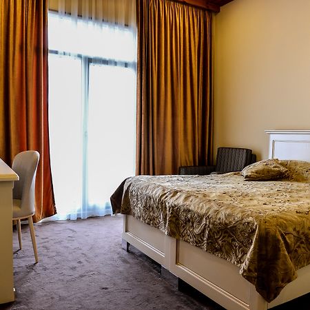 East Legend Hotel Баку Екстер'єр фото