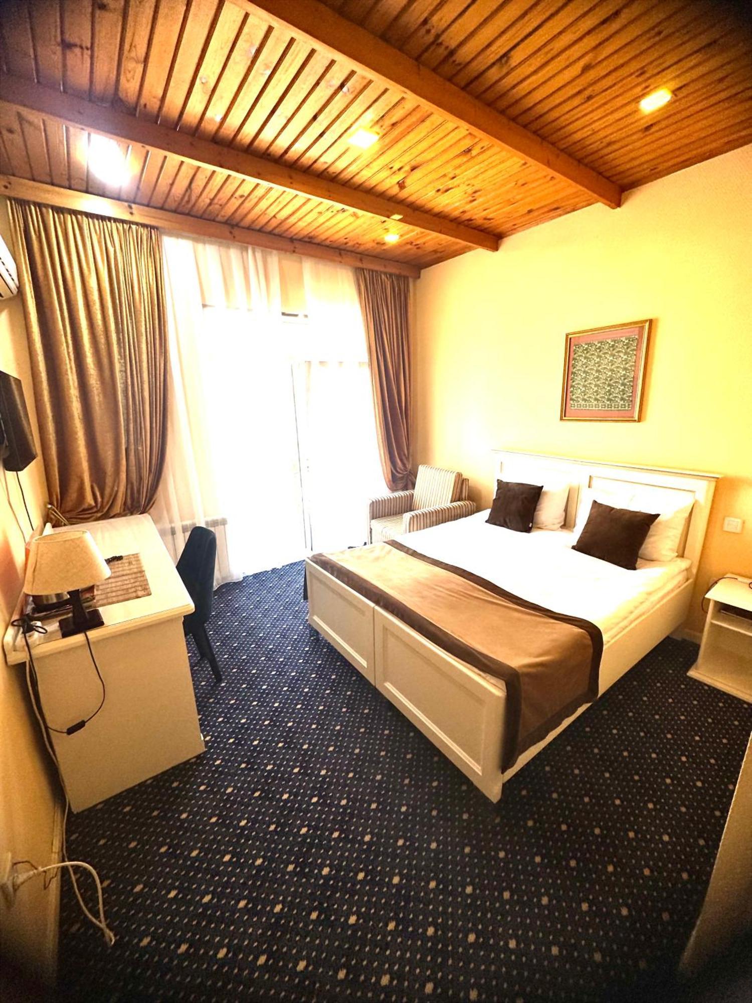 East Legend Hotel Баку Екстер'єр фото
