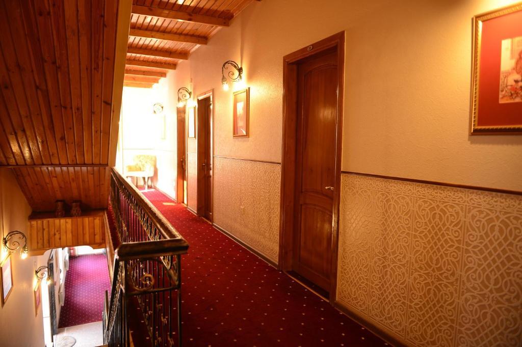 East Legend Hotel Баку Екстер'єр фото