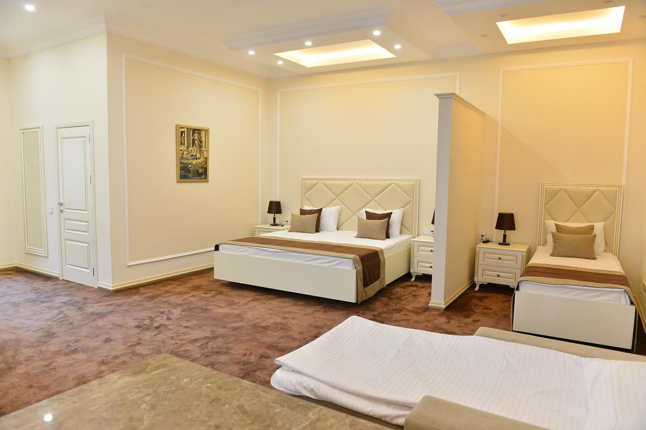 East Legend Hotel Баку Екстер'єр фото